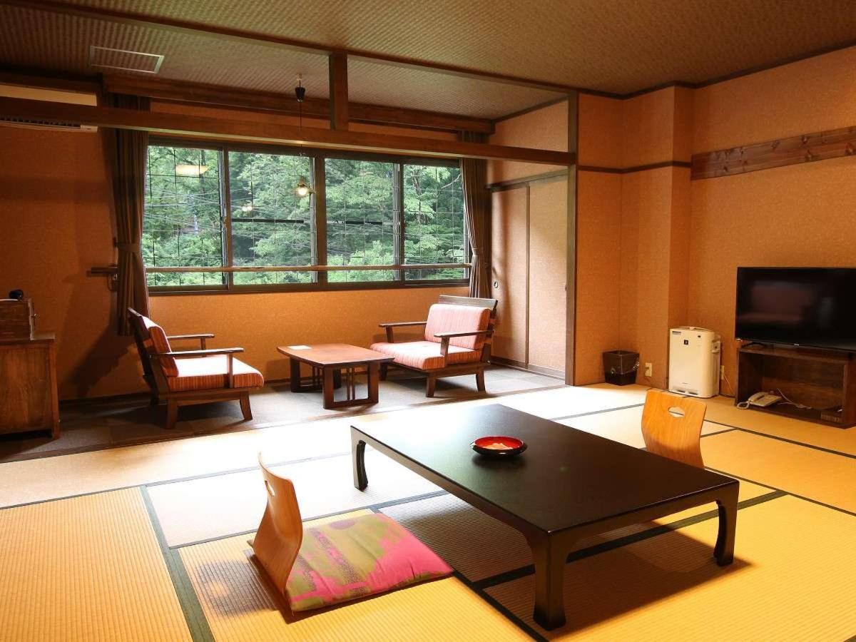 Hotel Kutsurogijyuku Shintaki à Aizuwakamatsu Extérieur photo
