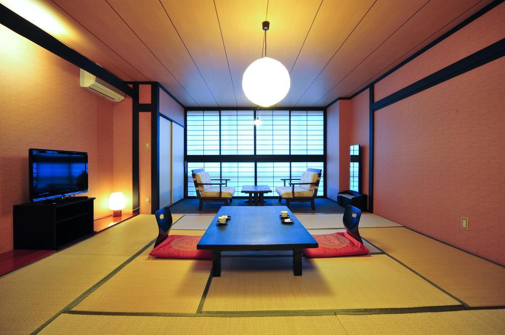 Hotel Kutsurogijyuku Shintaki à Aizuwakamatsu Extérieur photo